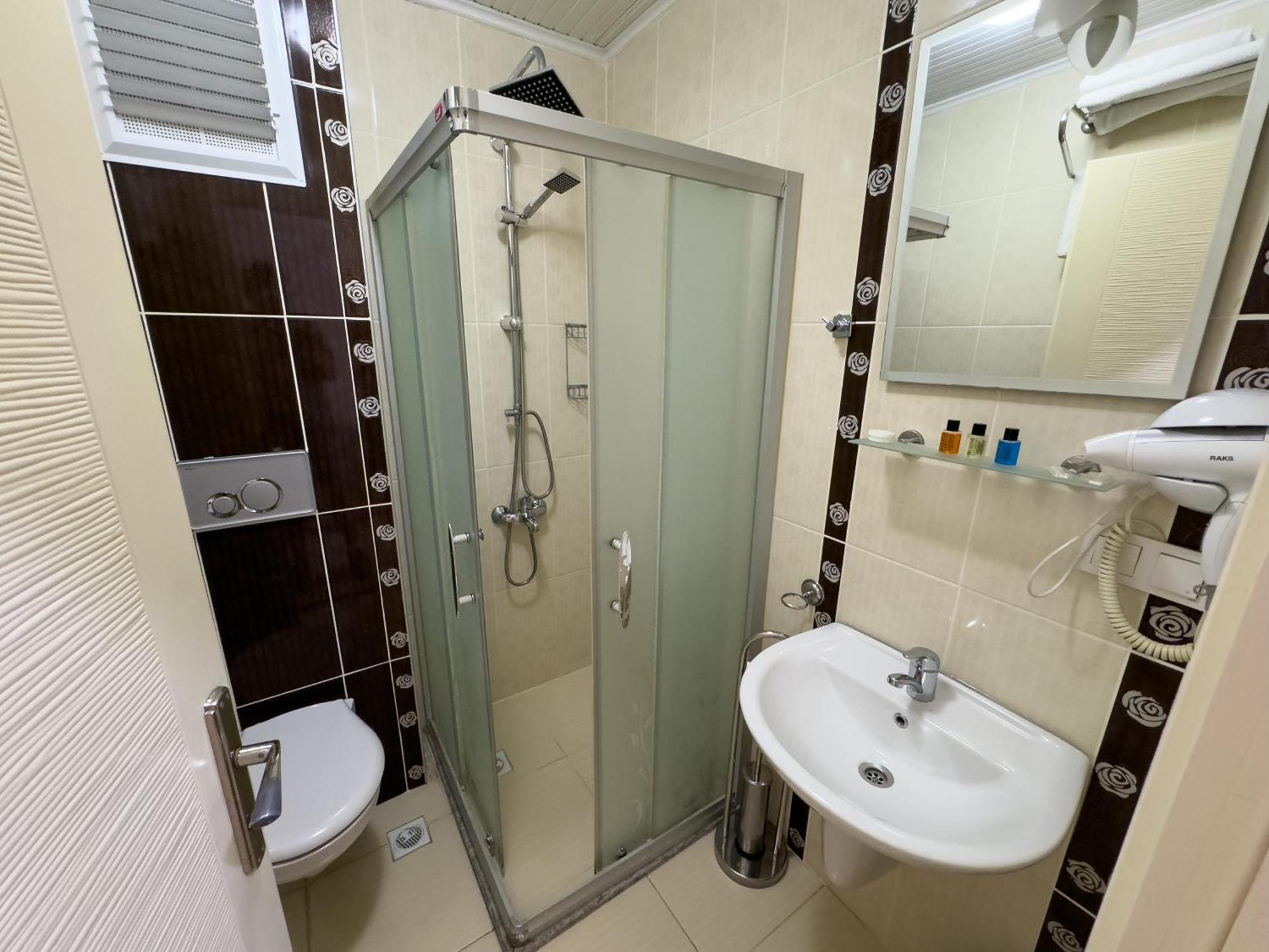 Sardunya Otel 3*